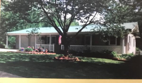  Branson Country B&B  Херманн